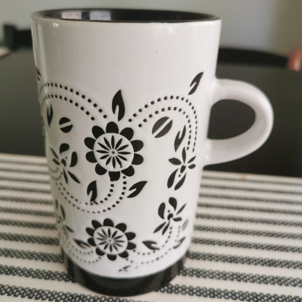 Skinny‎ Mug w/ Flower Pattern 4.5"h